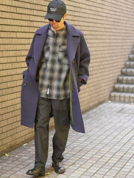 「アイテム（チェスターコート、ブルー系）」を使った、BROOKLYNOVERALLさん（メンズ・172cm）の冬コーディネート