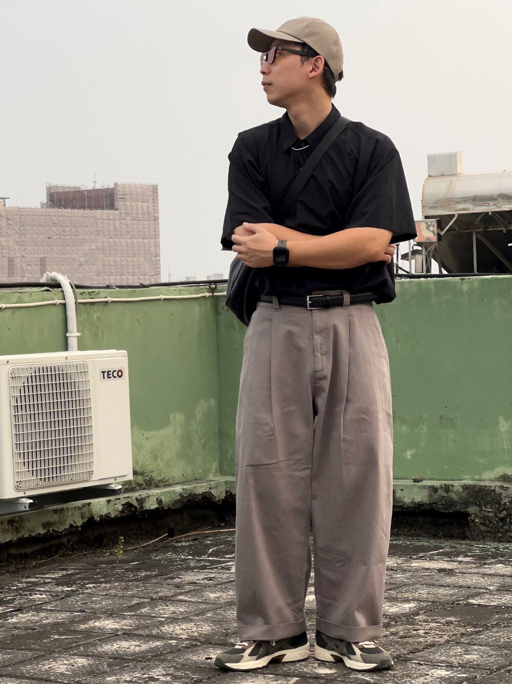 「MUJIのアイテム（キャップ、グレー系）」を使った、henrykuoさん（メンズ・174cm）の冬コーディネートの1枚目の写真
