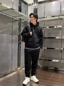 「ARMANI EXCHANGE（アルマーニエクスチェンジ）の【A|X アルマーニ エクスチェンジ】AXロゴ 半袖クルーネックTシャツ/REGULAR（Tシャツ/カットソー）」を使った、ABEさん（メンズ・172cm）の冬コーディネート