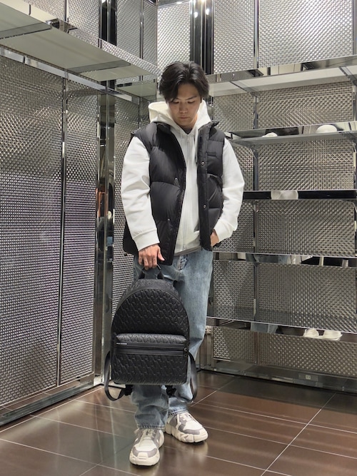 エンポリオアルマーニ リュック エンボスロゴ オールレザー ブラック 大容量 ARMANI EXCHANGE デイバック リュック 「A|X アルマーニ