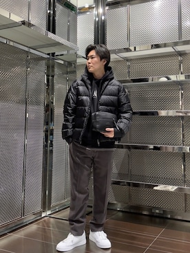 「ARMANI EXCHANGE（アルマーニエクスチェンジ）の【A|X アルマーニ エクスチェンジ】AXロゴ 半袖クルーネックTシャツ/REGULAR（Tシャツ/カットソー）」を使った、ABEさん（メンズ・172cm）の冬コーディネート