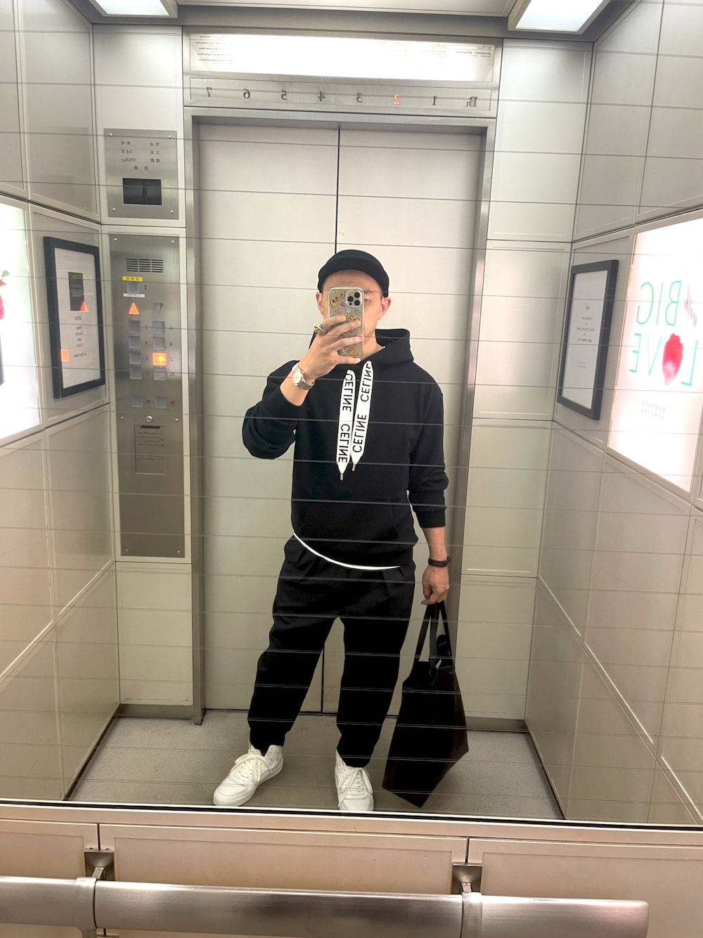CELINE ルーズ フーディ BLASON コーデのポイント CELINE 24AWモデル セリーヌ ルーズフーディー プルオーバー