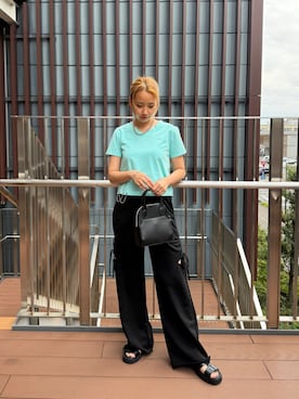 「nissen（ニッセン）の【maryさんコラボ】裾チェーンVネックロゴTシャツ＜大きいサイズ有＞（Tシャツ/カットソー、ブルー系）」を使った、Ellie(ｴﾘ-)さん（レディース・157cm）の春コーディネート