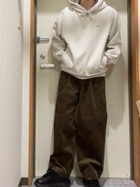 「アイテム（スラックス、グリーン系）」を使った、008nさん（メンズ・165cm）の秋コーディネート