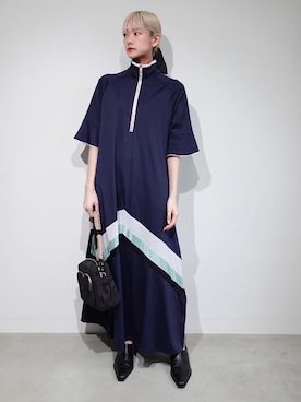「ELLA CANTARIA（エヤカンタリア）のChevron Half-Zip Dress｜V字型ハーフジップワンピース（ワンピース、ブルー系）」を使った、MARTEさん（レディース・158cm）の夏コーディネート