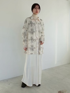 「sahara（サハラ）の【PRE ORDER】Flower Embroidery Over Shirt（シャツ/ブラウス、ホワイト系）」を使った、MARTEさん（レディース・157cm）の春コーディネート