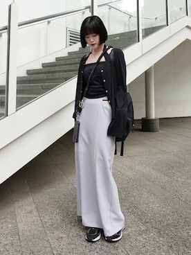 「ILANIS（イラニス）の2way Balance Cami（キャミソール、ブラック系）」を使った、MARTEさん（レディース・157cm）の春コーディネート