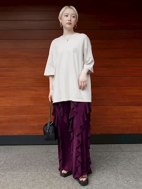 「ILANIS（イラニス）のILANIS Graphic Tee（Tシャツ/カットソー、ベージュ系）」を使った、MARTEさん（レディース・158cm）の夏コーディネート