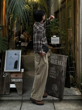 「STUDIO NICHOLSON（スタジオニコルソン）の【STUDIO NICHOLSON/スタジオニコルソン】 VOLUME PLEAT パンツ（チノパンツ、ベージュ系）」を使った、かやさん（メンズ・168cm）の秋コーディネート