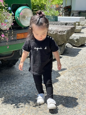 「agnes b.（アニエスベー）のアイテム（Tシャツ/カットソー、ブラック系）」を使った、yurikichiさん（キッズ・90cm）の夏コーディネート