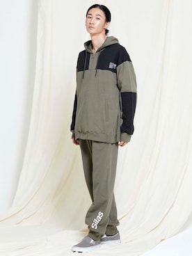 「SILAS（サイラス）のアイテム（スウェットパンツ）」を使った、SILASさん（メンズ・180cm）の秋コーディネート