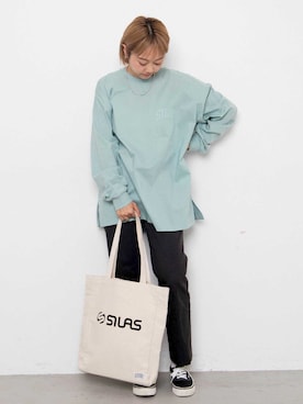 「SILAS（サイラス）のアイテム（Tシャツ/カットソー）」を使った、SILASさん（レディース・156cm）の冬コーディネート