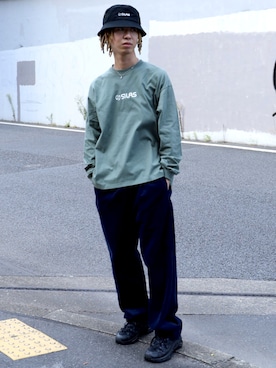 「SILAS（サイラス）のアイテム（Tシャツ/カットソー）」を使った、SILASさん（メンズ・180cm）の秋コーディネート