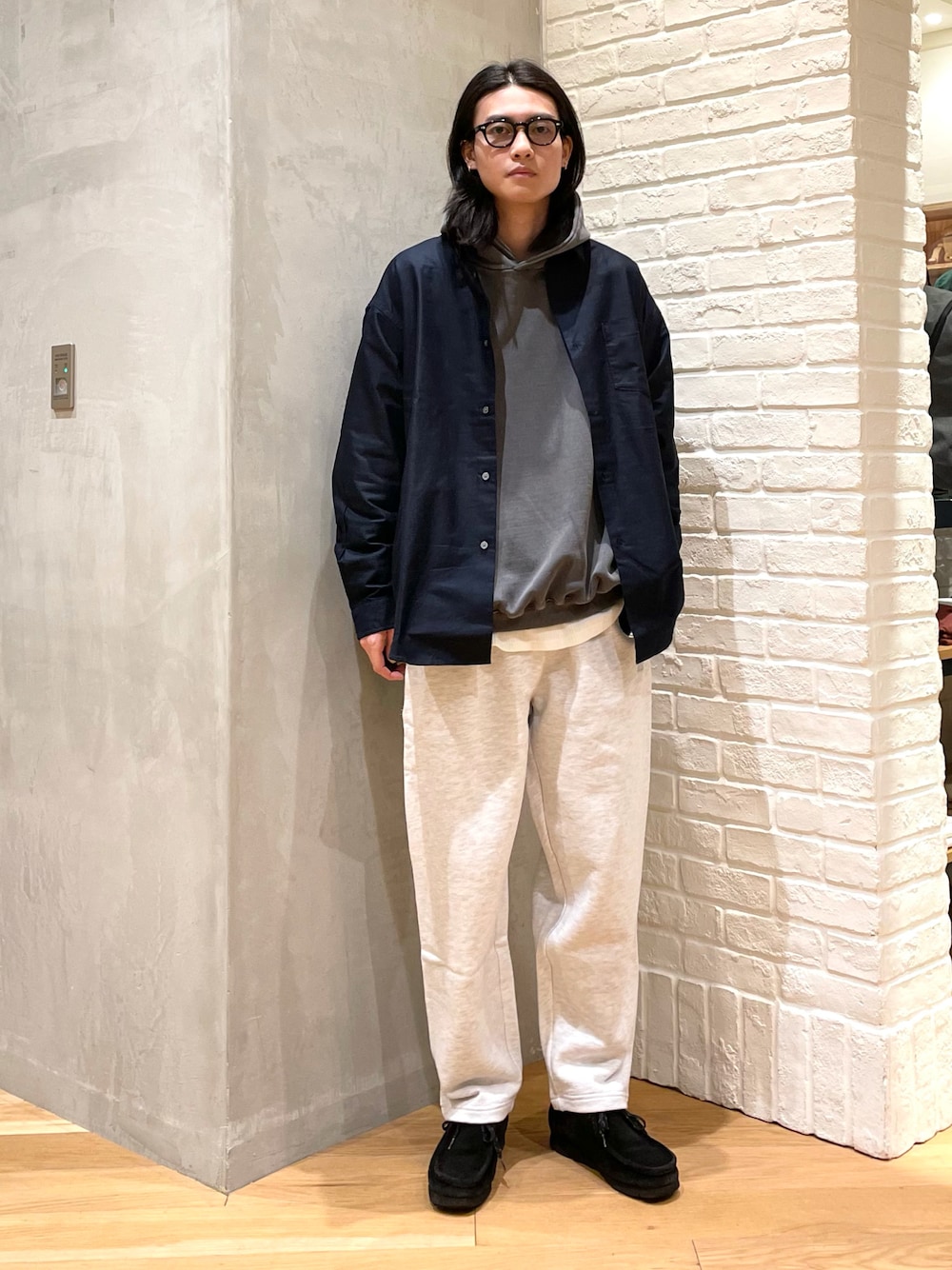 nakajima daisukeさんの「B:MING by BEAMS / ビッグシルエット ピグメントダイ プルオーバーパーカ（B:MING by BEAMS）」を使ったコーディネートの1枚目の写真