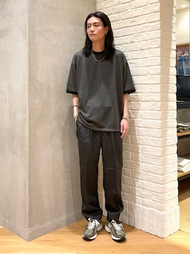「オリーブ」｜「アイテム（スラックス）」を使った、nakajima daisukeさん（メンズ・180cm）の夏コーディネート