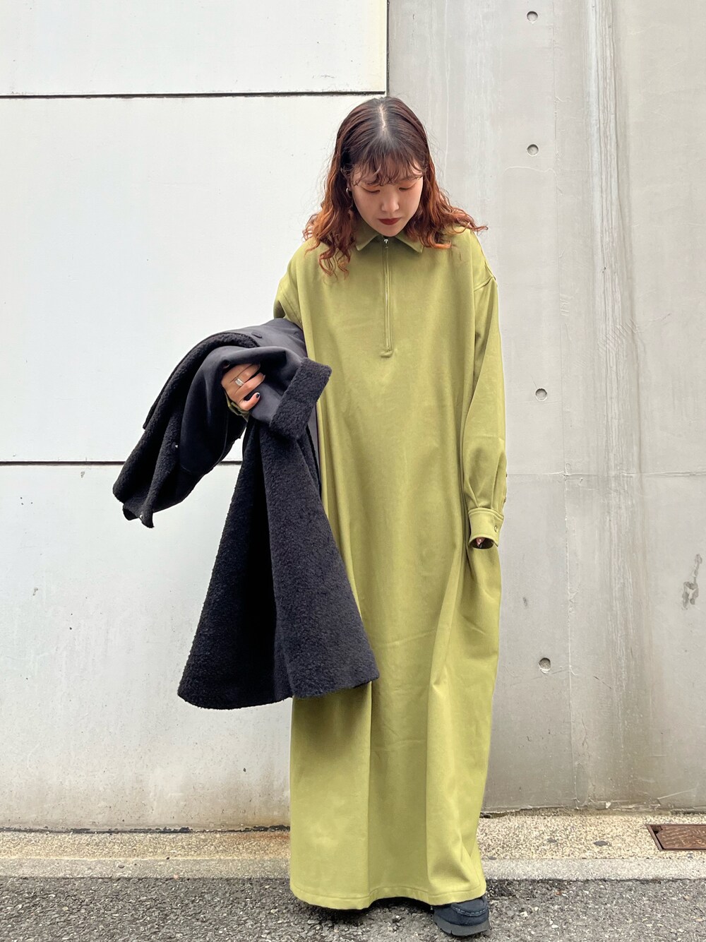 「KBF、ワンピース、ラクチンコーデ、低身長、ビッグシルエット、ハーフジップ」｜「KBFのZIPオーバーワンピース（ワンピース、グリーン系）」を使った、sasaさん（レディース・153cm）の冬コーディネートの1枚目の写真