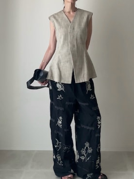 「EMOELLE（エモエレ）の【EMOELLE】シルクネップジレトップス（ベスト、ベージュ系）」を使った、B.さん（レディース・167cm）の夏コーディネート