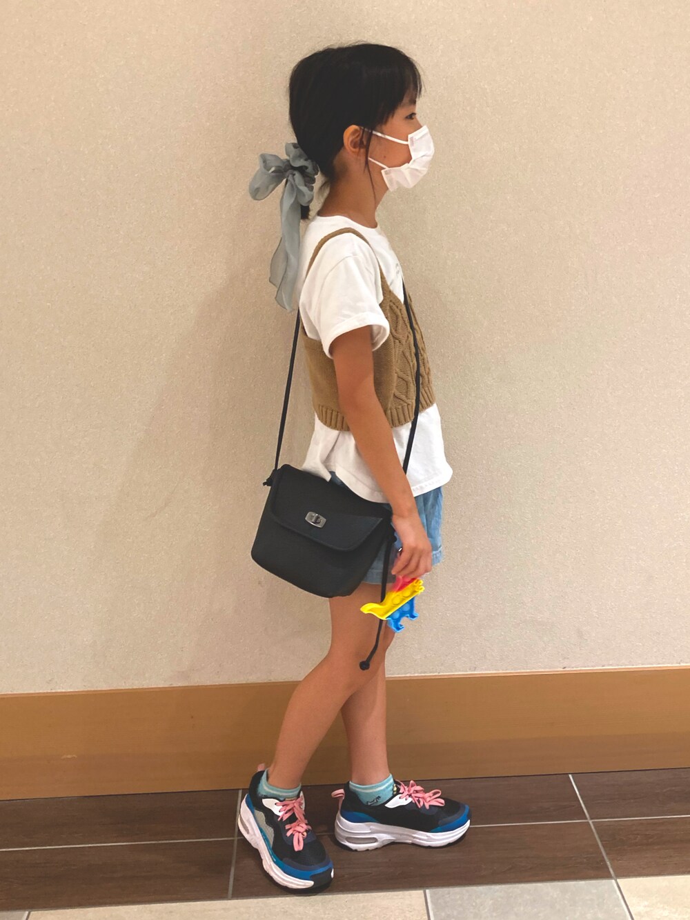 「キッズコーデ、女の子、キッズファッション」｜「しまむらのアイテム（Tシャツ/カットソー、ホワイト系）」を使った、すみとゆずさん（キッズ・121cm）の夏コーディネートの1枚目の写真