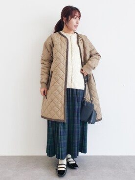「白ニット」｜「アイテム（ノーカラーコート）」を使った、manaCAさん（レディース・151cm）の秋コーディネート