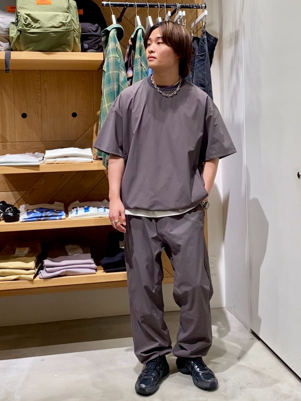 「セットアップ、レイヤードスタイル、ワイドパンツ、オトナカジュアル、おでかけコーデ、春夏コーデ、お出かけコーデ、おしゃれさんと繋がりたい、ストリート、outfit、夏コーデ、ラフコーデ、アクティブ、スポーティ、BAYFLOW(BAYFLOW)」｜「HAREのピッグノーズチェーンネックレス(HARE)（ネックレス、シルバー系）」を使った、ゆーーーとさん（メンズ・173cm）の春コーディネートの1枚目の写真