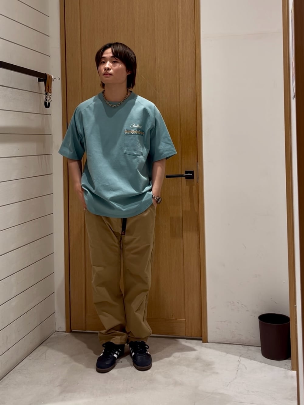 「夏コーデ、カジュアルコーデ、ストリート、おでかけコーデ、休日コーデ、夏、outfit、グリーン、アースカラー、ベージュ、カジュアル、大人カジュアル、アウトドアスタイル、Tシャツ、BAYFLOW(BAYFLOW)」｜「PENDLETONの【PENDLETON(ペンドルトン)】別注SOLOTEX半袖Tシャツ25SS（Tシャツ/カットソー、グリーン系）」を使った、ゆーーーとさん（メンズ・173cm）の夏コーディネートの1枚目の写真