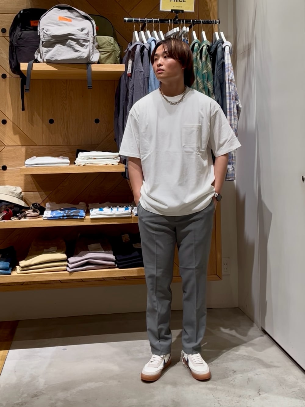 「白Tシャツ、大人カジュアル、夏コーデ、シンプルコーデ、お出かけコーデ、いいね、save、フォローお願いします🤑、ootd、Tシャツコーデ、春夏コーデ、大人コーデ、ゆるコーデ、最近のいい感じコーデ、カジュアル、BAYFLOW(BAYFLOW)、AMERICAN RAG CIE」｜「AMERICAN RAG CIEの【AMERICAN RAG CIE】ペイズリーTシャツ（ユニセックス）（Tシャツ/カットソー、ホワイト系）」を使った、ゆーーーとさん（メンズ・173cm）の夏コーディネートの1枚目の写真