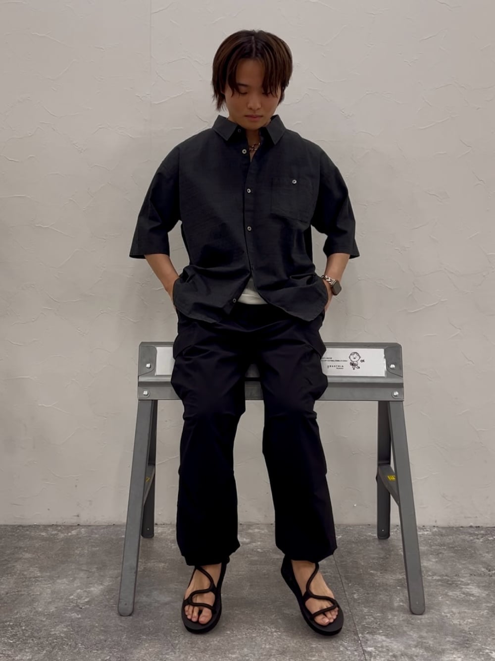 「柄シャツ、モノトーン、ワイドパンツ、サンダル、シャツスタイル、夏コーデ、メンズファッション、夏服コーデ、お洒落さんとつながりたい、初夏コーデ、オトナカジュアル、夏、BAYFLOW(BAYFLOW)、Ocean pacific、モード」｜「Ocean Pacificの【Ocean Pacific(オーシャンパシフィック)】別注トライバルプリントシャツ（シャツ/ブラウス、ブラック系）」を使った、ゆーーーとさん（メンズ・173cm）の春コーディネートの1枚目の写真