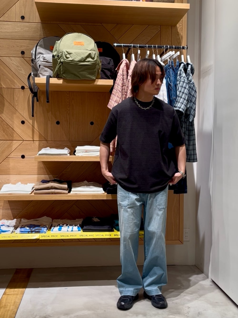 「夏コーデ、黒Tシャツ、韓国ファッション、カジュアルコーデ、おでかけコーデ、休日コーデ、夏、outfit、Tシャツ×デニム、柄、大人カジュアル、デニム、カジュアル、BAYFLOW(BAYFLOW)、Ocean pacific」｜「Ocean Pacificの【Ocean Pacific(オーシャンパシフィック)】別注トライバルプリントTシャツ（Tシャツ/カットソー、ブラック系）」を使った、ゆーーーとさん（メンズ・173cm）の夏コーディネートの1枚目の写真