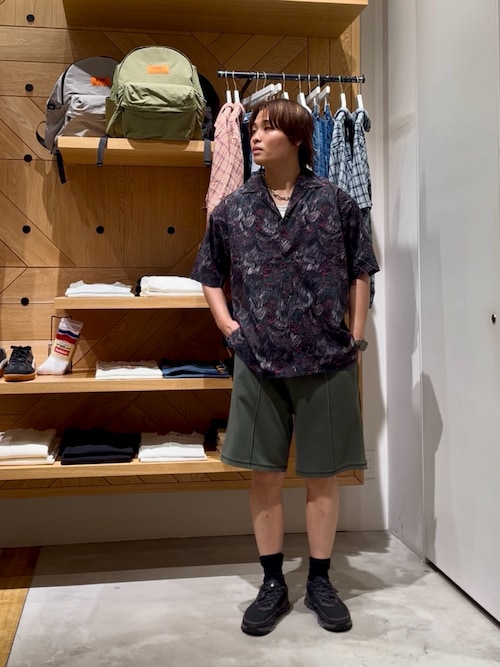 [夏でも羽織りやすい]レトロパターン半袖柄シャツ