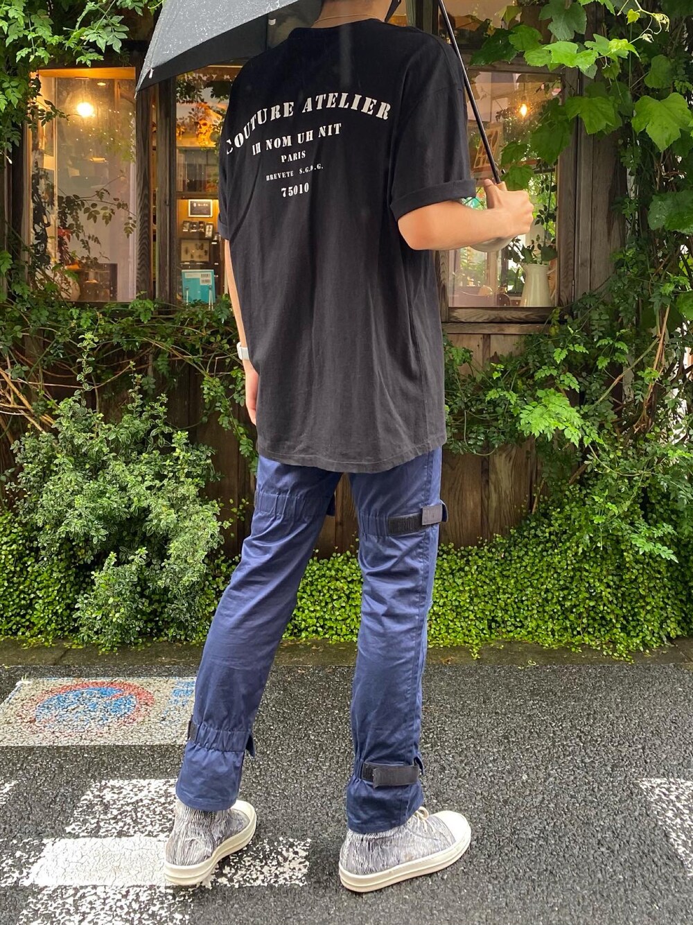 「夏コーデ、夏の和物語、シンプルコーデ、おしゃれさんと繋がりたい、夏だ！Tシャツ着よう！、今日のコーデ、いいね、save、フォローお願いします🤑、オトナカジュアル、ビッグT、きれいめカジュアル」｜「Rick Owensのアイテム（スニーカー、ホワイト系）」を使った、M¡yu さん（メンズ・183cm）の夏コーディネートの1枚目の写真