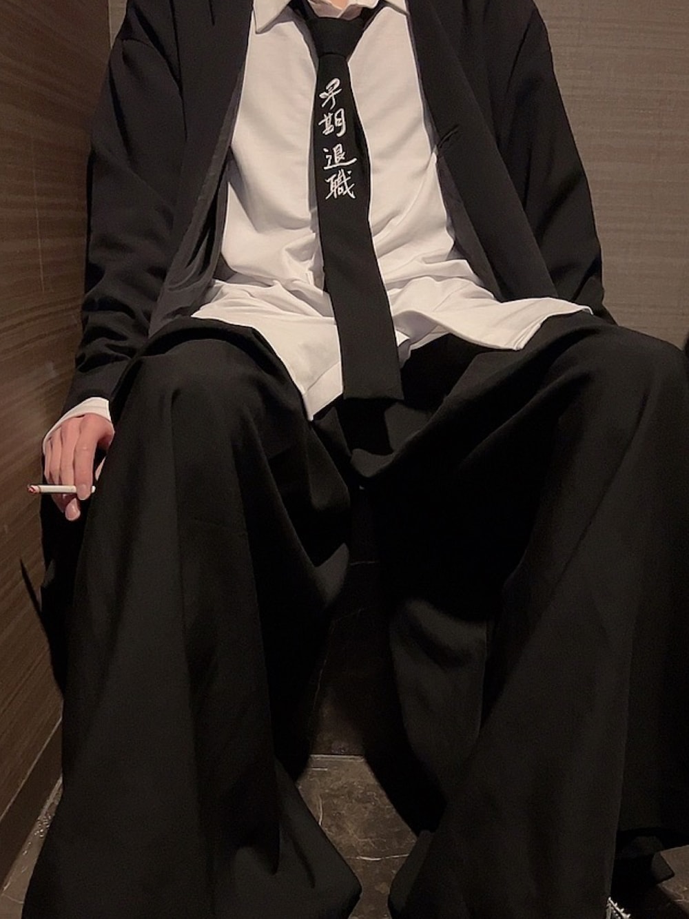 「dulcamara、LADMUSICIAN、GU、yohji yamamoto pour homme、EYTYS」｜「Dulcamaraのよそいきダブルジャケット（テーラードジャケット、ブラック系）」を使った、たなかさん（メンズ・160cm）の冬コーディネートの1枚目の写真