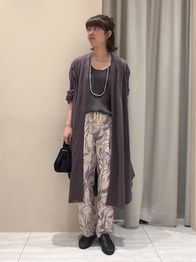 「Rouge vif Anna（ルージュヴィフアンナ）のリーフプリントルーズテーパードパンツ/ウエストゴム/ポケット付き/夏服（その他パンツ、ベージュ系）」を使った、SAYAKAさん（レディース・165cm）の春コーディネート