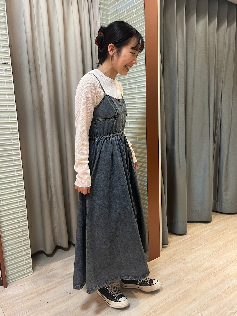 「春めき満開コーデ、春服コーデ、ラクチンコーデ、お花見コーデ、プチプラコーデ、お花見、ワンピーススタイル、シアー、ワンピースコーデ」｜「Green　Parksのシアーワッフルプルオーバー（Tシャツ/カットソー、ホワイト系）」を使った、moeさん（レディース・157cm）の春コーディネートの1枚目の写真