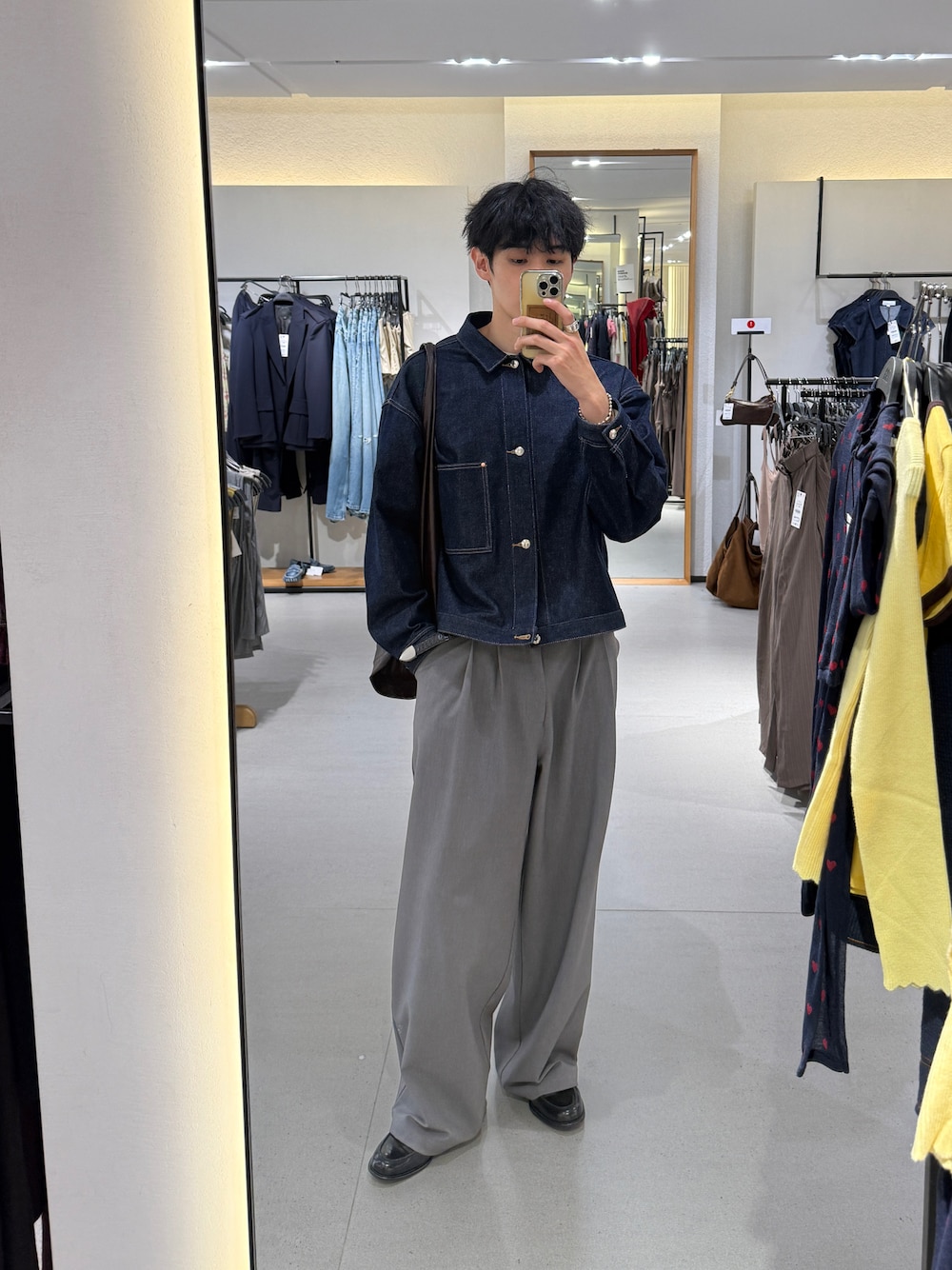 Traditional Weatherwearのデニムジャケットを使った人気ファッション