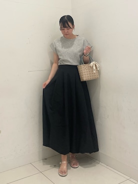 「SENSE OF PLACE by URBAN RESEARCH（センスオブプレイスバイアーバンリサーチ）の【累計販売点数4.3万点突破】バルーンスカート/オフィスカジュアル/通勤/オールシーズン/オケージョン/セレモニー（スカート、ブラック系）」を使った、nanaさん（レディース・162cm）の夏コーディネート