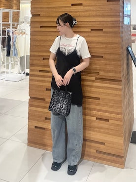 「SENSE OF PLACE by URBAN RESEARCH(センスオブプレイスバイアーバンリサーチ)のカーブデニム(デニムパンツ、ブルー系)」を使った、nanaさん(レディース・162cm)の春コーディネート