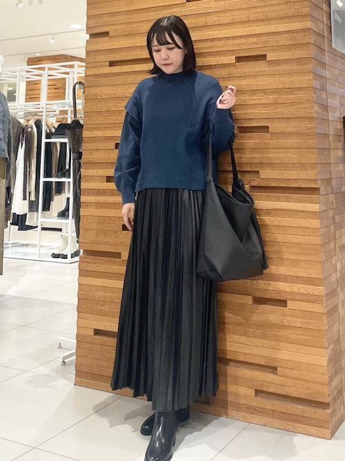 セール】『一部WEB限定カラー』ストレッチショルダータックセーター