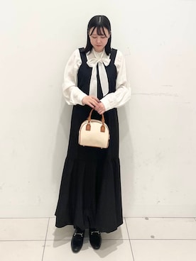 「ブラウスが主役の春コーデ」｜「アイテム（ワンピース/ドレス）」を使った、nanaさん（レディース・160cm）の春コーディネート