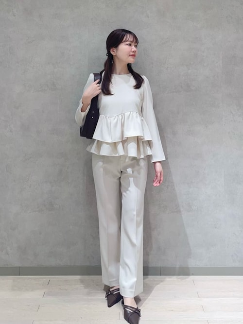 ストラップパンプス