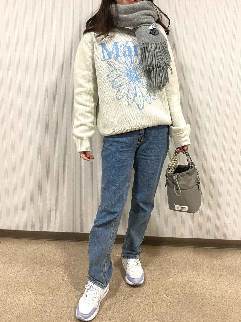 「AcneStudios、masion margiela、韓国ファッション、韓国ブランド」｜「NIKEのアイテム（スニーカー、ホワイト系）」を使った、Jさん（レディース・160cm）の冬コーディネートの1枚目の写真