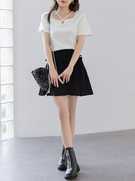 「DAY CLOSET（デイ クローゼット）のレディース デコルテきれい魅せ。半袖クロスネックリブトップス（Tシャツ/カットソー、ホワイト系）」を使った、TeddyShopさん（レディース・158cm）の夏コーディネート