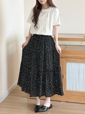 「DAY CLOSET（デイ クローゼット）の【ロング丈】ドット柄ティアード切り替えフレアスカート レディース（スカート、ブラック系）」を使った、TeddyShopさん（レディース・158cm）の秋コーディネート