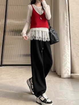 「DAY CLOSET（デイ クローゼット）のレディース ふわっと韓国っぽシルエット。レーススカートレイヤード風スウェットパンツ（スウェットパンツ、ブラック系）」を使った、TeddyShopさん（レディース・158cm）の秋コーディネート
