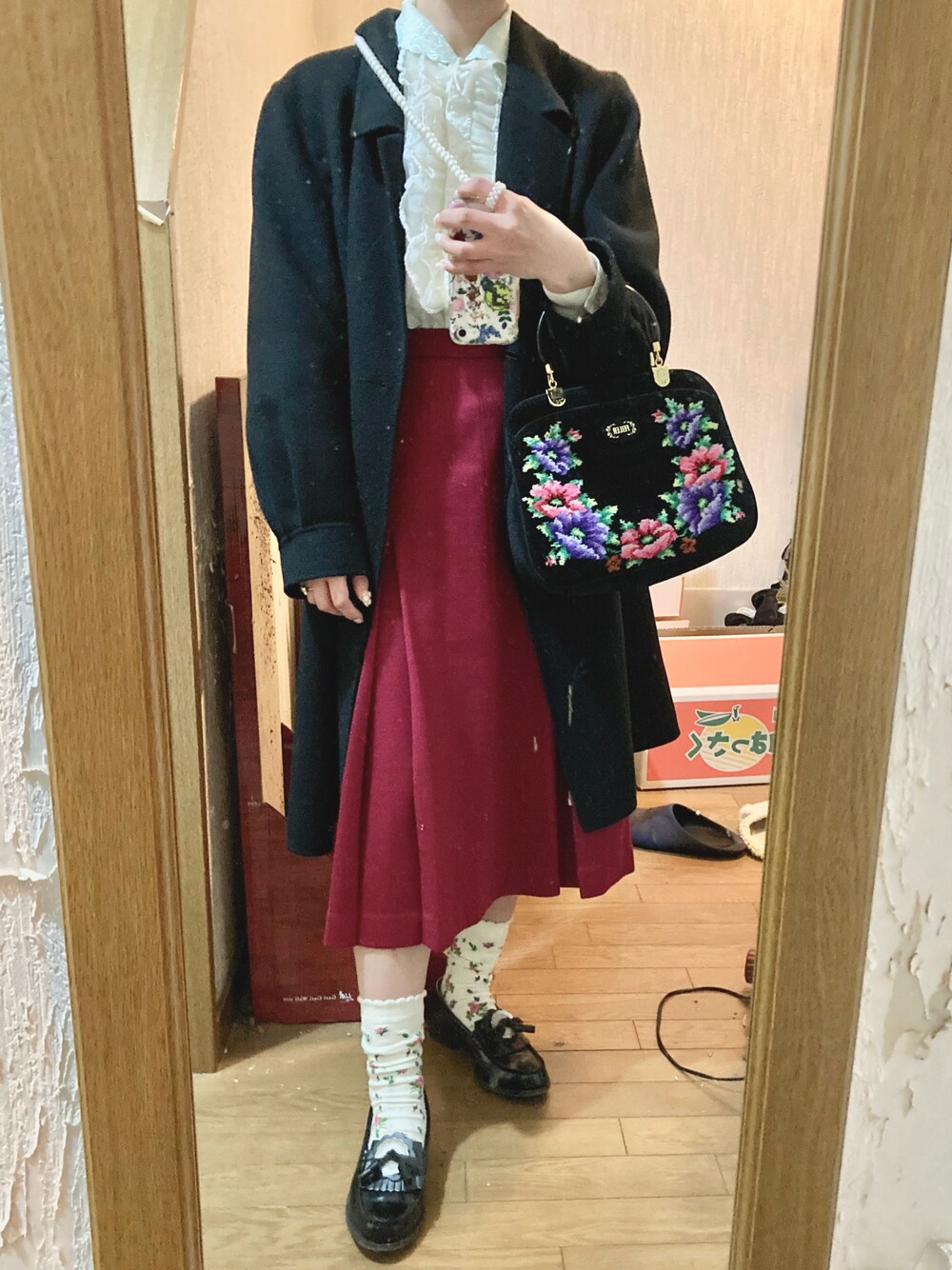 「ベスト、春服デビュー宣言、春服、着回しコーデ、休日スタイル、お出かけコーデ、ロングスカート、ローファー、春服コーデ、キレイめコーデ、古着MIX、レイヤードスタイル、古着、ガーリーコーデ、ミントグリーン」｜「SIIILONのアイテム（ローファー、ブラック系）」を使った、yamさん（レディース・154cm）の春コーディネートの1枚目の写真