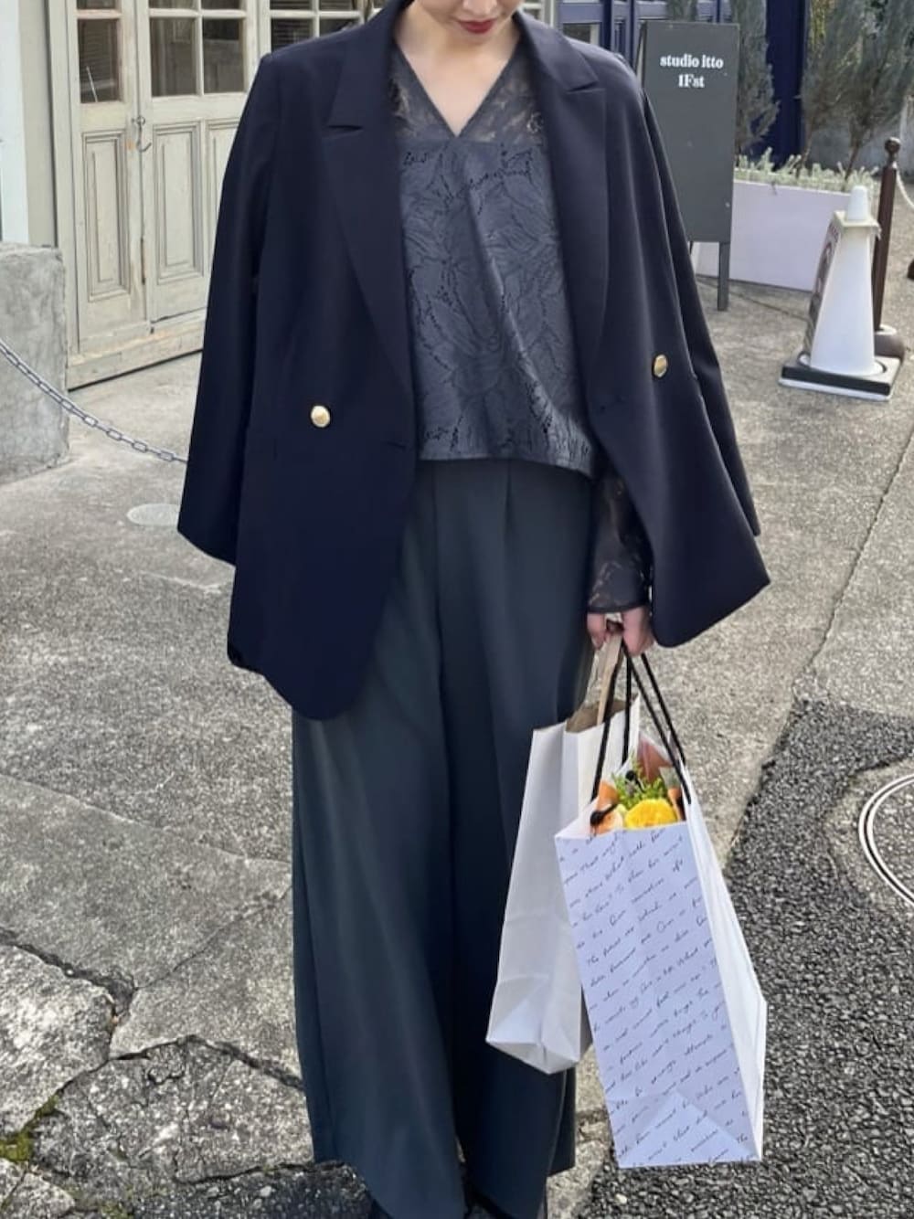 「セットアップ、ワイドパンツ、キレイめ、グリーン、オケージョン、レース、結婚式、結婚式二次会スタイル、パンツドレス、ジャケット、フォーマル、着回し抜群、女子会、パーティースタイル、オールシーズン」｜「AIMERの【WEB限定】レースブラウス×ワイドパンツ セットアップパーティードレス　結婚式　お呼ばれ　ドレス　20代 30代 40代（パンツドレス、グリーン系）」を使った、AIMERさん（骨格ウェーブ・レディース・160cm）の春コーディネートの1枚目の写真