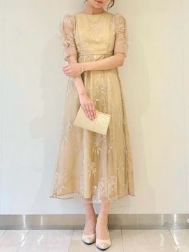 「AIMER（エメ）のミストチュールフラワーモチーフラメ刺繍パイピングデザインパーティードレス（ドレス、イエロー系）」を使った、AIMERさん（レディース・161cm）の春コーディネート