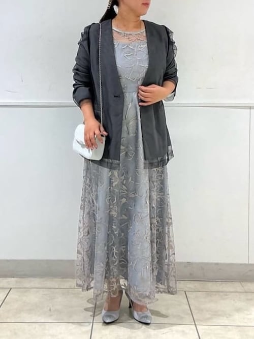 ビオラフラワーモチーフスパンコール刺繍袖付きパーティードレス 結婚