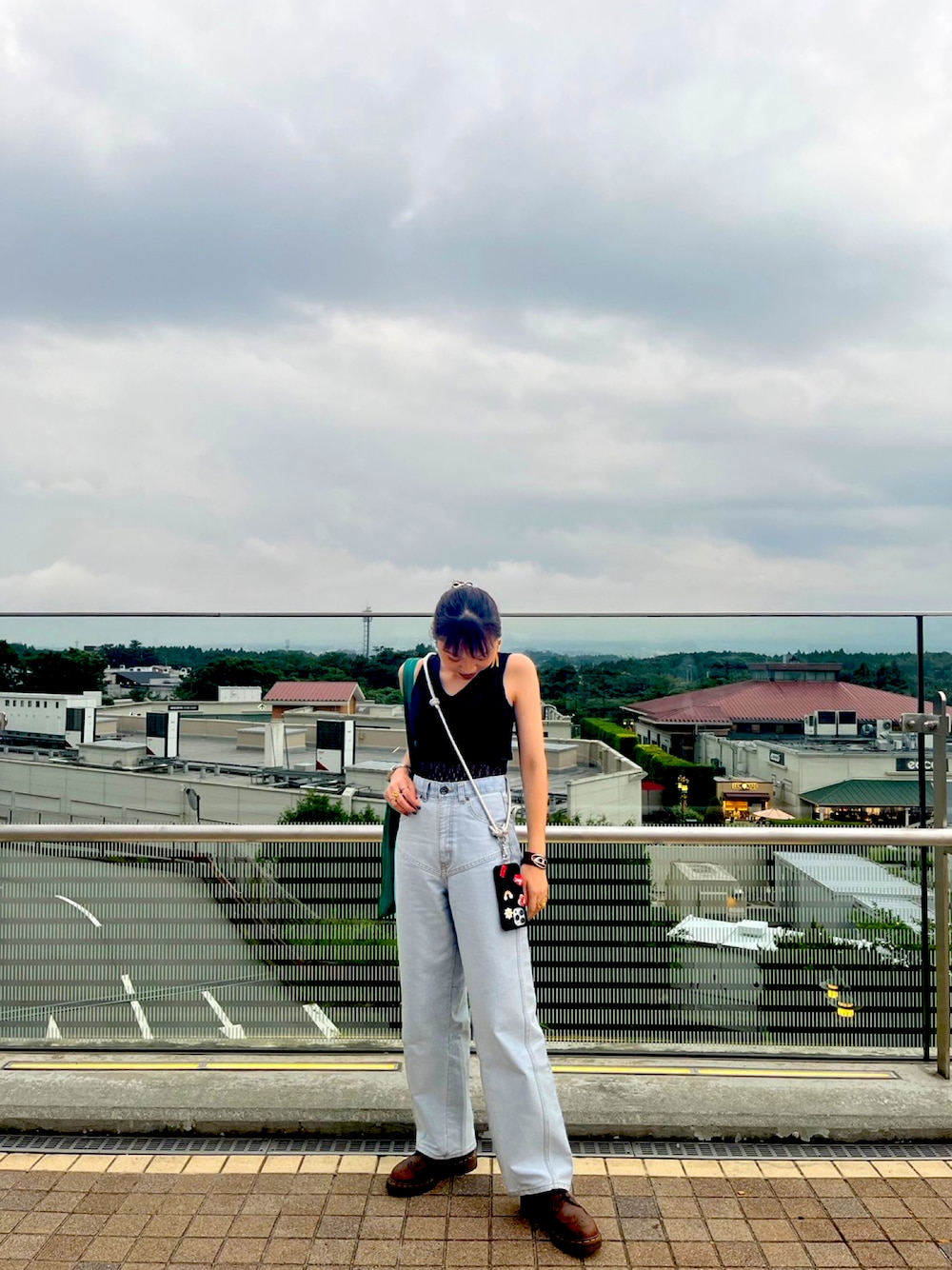 「今日のコーデ、WEARタイアップ、レイヤードスタイル、JEANASIS、JEANASISコーデ、デニムコーデ、夏コーデ、アツいコーデ全部見せ、いいね、save、フォローお願いします🤑、おしゃれさんと繋がりたい」｜「JEANASISのグロッシーカーブデニム/120200（デニムパンツ、ブルー系）」を使った、🅰️y🅰️k🅰️さん（レディース・156cm）の夏コーディネートの1枚目の写真