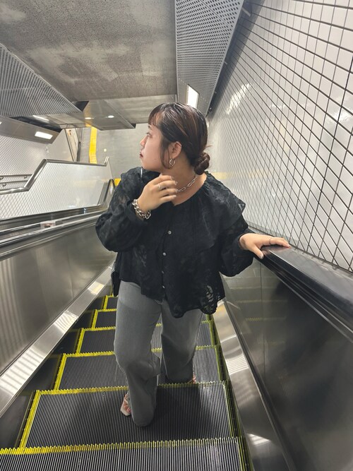Jena espace merveilleuxさわさんのシャツ/ブラウスを使った Jena espace merveilleuxさわさんのシャツ/ブラウスを使った