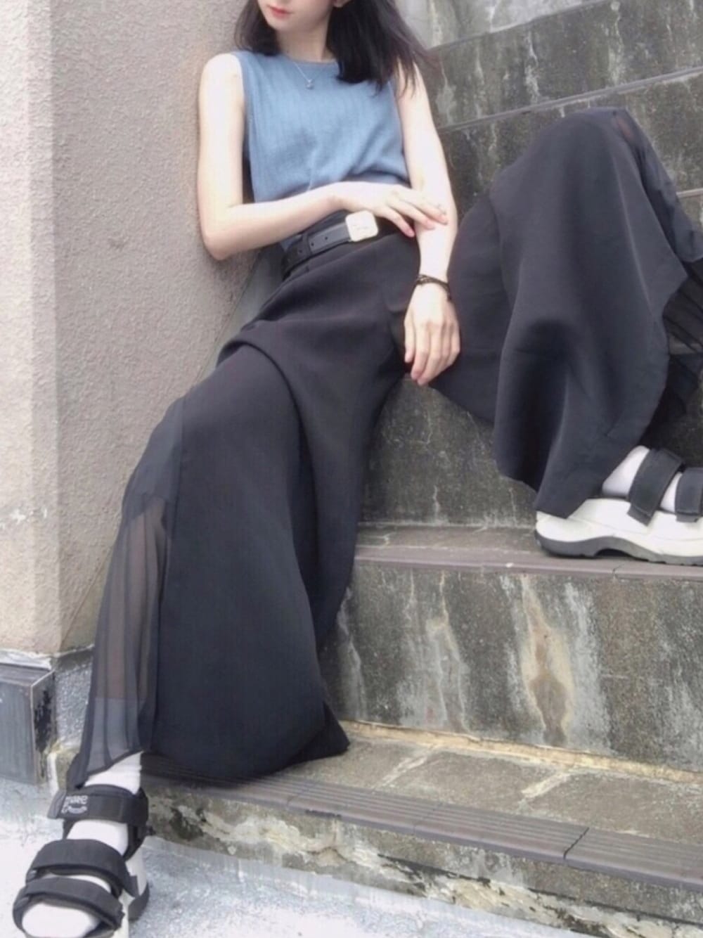 「大人カジュアル、大人コーデ、シンプルコーデ、低身長コーデ、モード、シースルー、夏、ootd、かっこつけてみました。(笑)、サンダルに靴下」｜「SHAKAの【SHAKA】NEO BUNGY CHUNKY [433114]（サンダル、ブラック系）」を使った、コケモモさん（レディース・158cm）の夏コーディネートの1枚目の写真